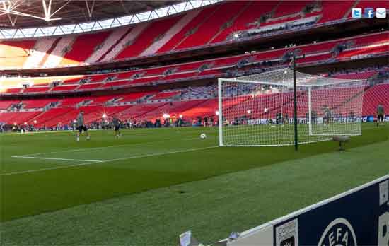 wembley2 screen Messi Misses An Open Goal